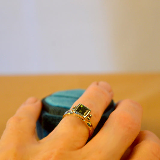  9ct Solid Gold Forest Green Tourmaline Ring with Pink Sapphires